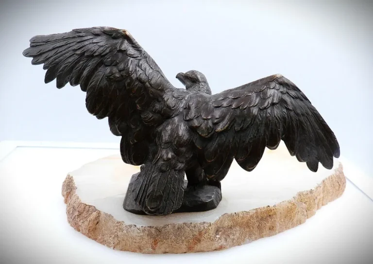 Quarzschale mit einem Adler aus Bronze - Rückansicht